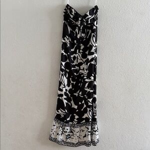 White House Black Market Black and White Strapless Dress